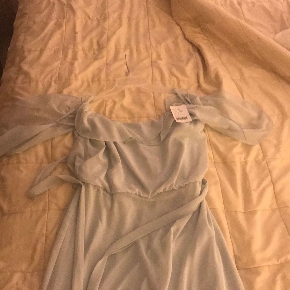 Never Worn cloud Nouvelle Amsale